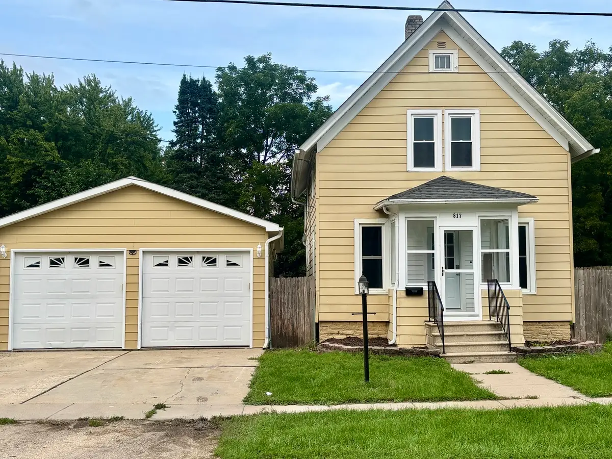 817 Chicago Street, Belvidere, IL 61008 - #1