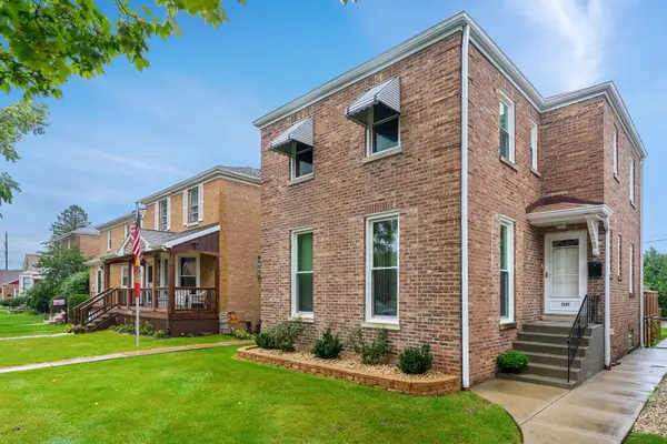 2247 S 11th Avenue, North Riverside, IL 60546