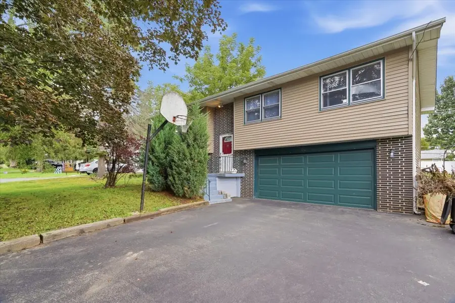 1807 Elmwood Drive, Lindenhurst, IL 60046 - #2