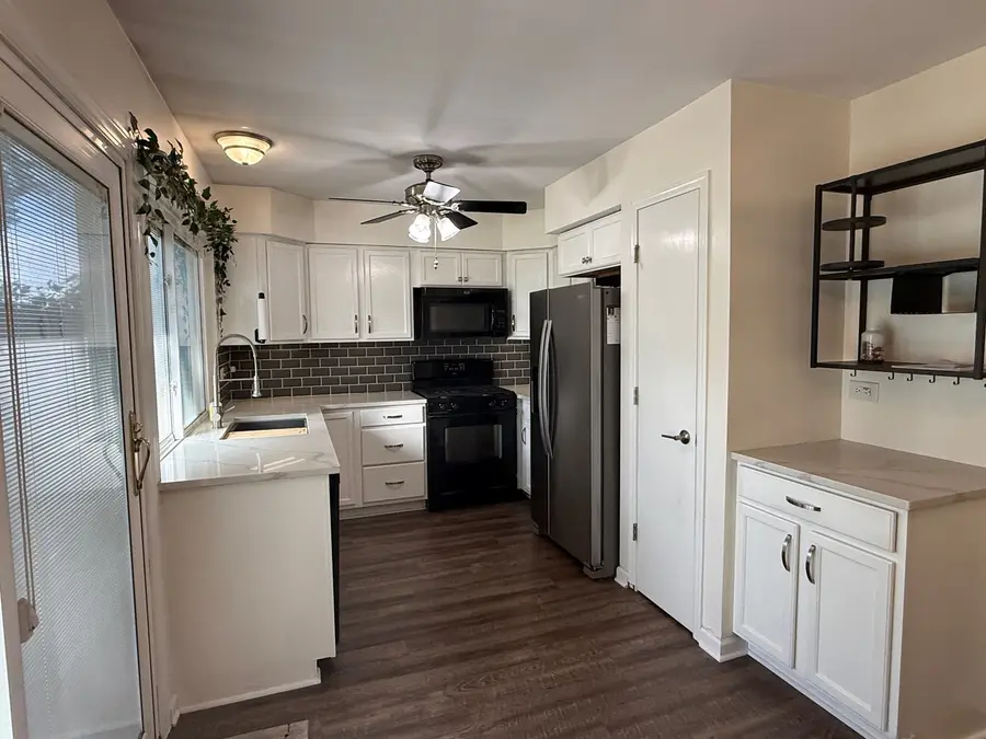 1990 Oxford Lane, Hoffman Estates, IL 60169 - #3