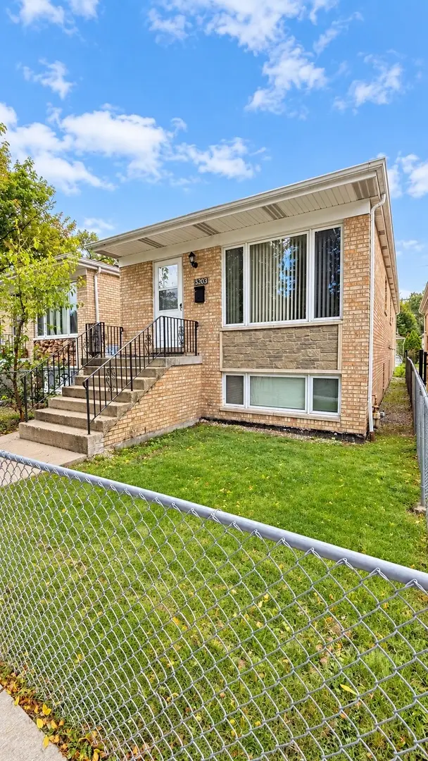5203 W Carmen Avenue, Chicago, IL 60630 - #2