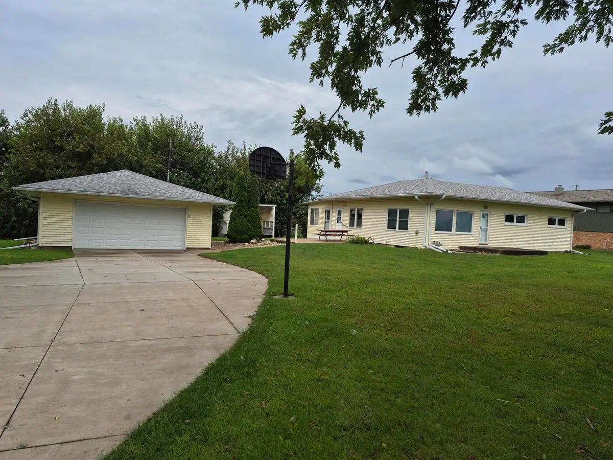 1796 Us Route 67 Highway, Milan, IL 61264 - #1