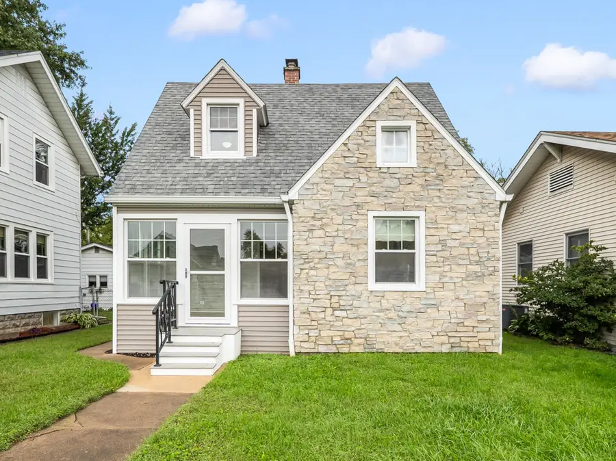 2421 14th Avenue, Moline, IL 61265 - #2