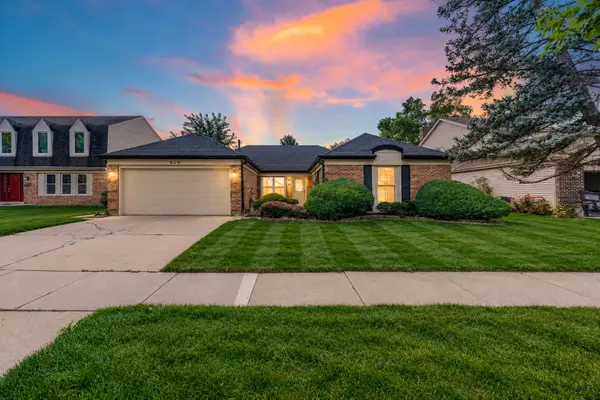 620 Cobblestone Lane, Buffalo Grove, IL 60089