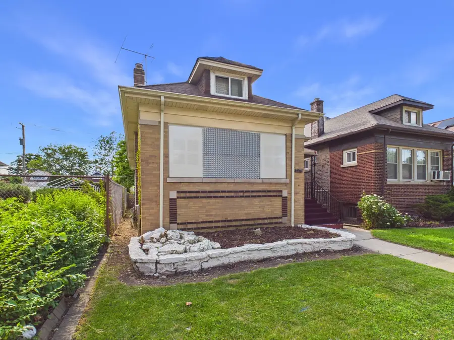7826 S Paxton Avenue, Chicago, IL 60649 - #2