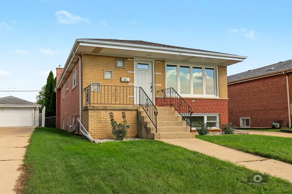 7925 Natchez Avenue, Burbank, IL 60459 - #1