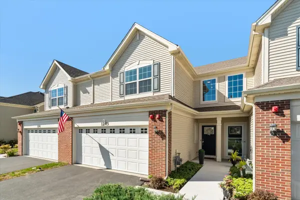 1243 Hawk Hollow Drive, Yorkville, IL 60560