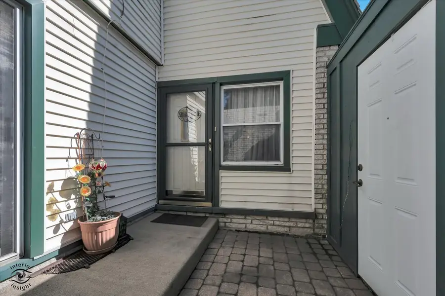 9201 S Kedzie Avenue #4, Evergreen Park, IL 60805 - #3