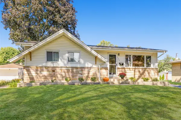 700 Elderberry Lane, Mount Prospect, IL 60056