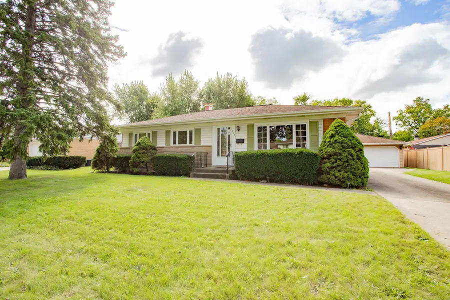 255 W Walnut Avenue, Des Plaines, IL 60016 - #2