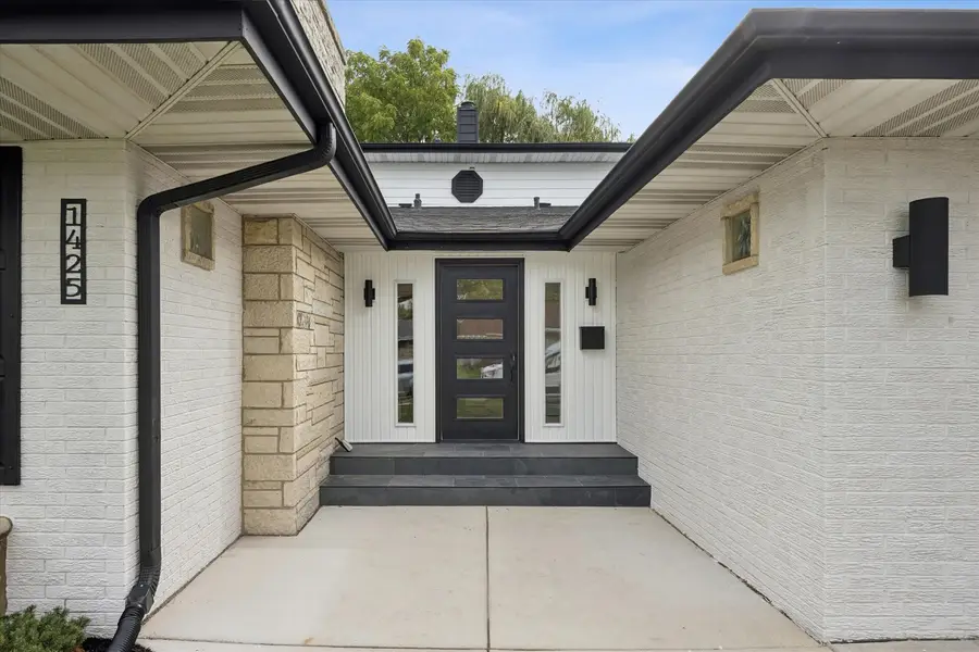 1425 Stonegate Road, La Grange Park, IL 60526 - #3