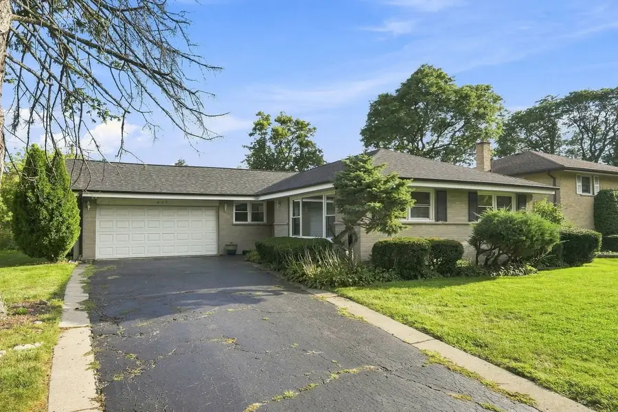 807 E Golfview Drive, Mount Prospect, IL 60056 - #2