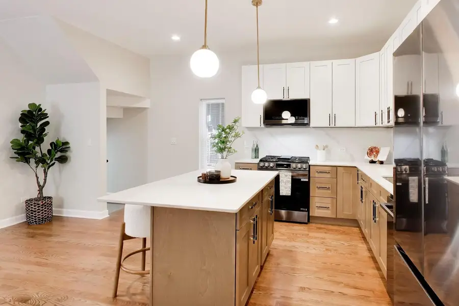 1033 S Claremont Avenue, Chicago, IL 60612 - #3