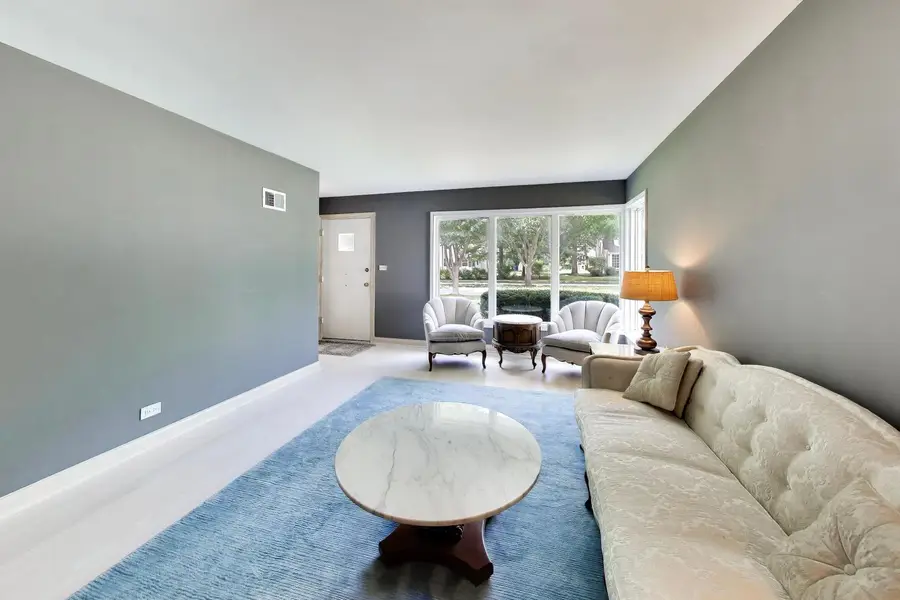 221 S Elmhurst Avenue, Mount Prospect, IL 60056 - #2