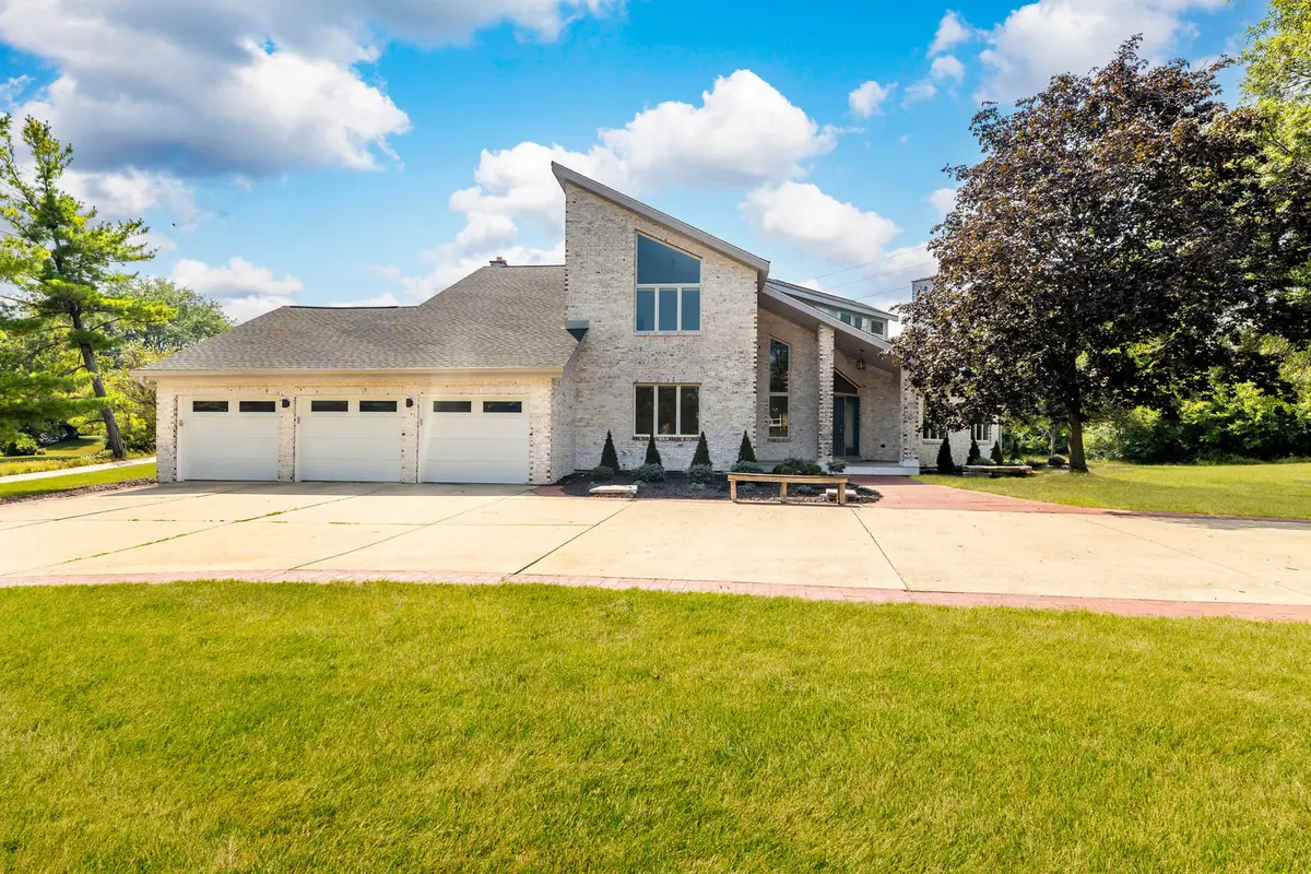 8920 Royal Drive, Burr Ridge, IL 60527 - #1