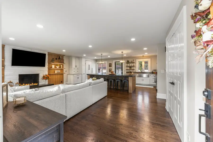 390 S Kenilworth Avenue, Glen Ellyn, IL 60137 - #3