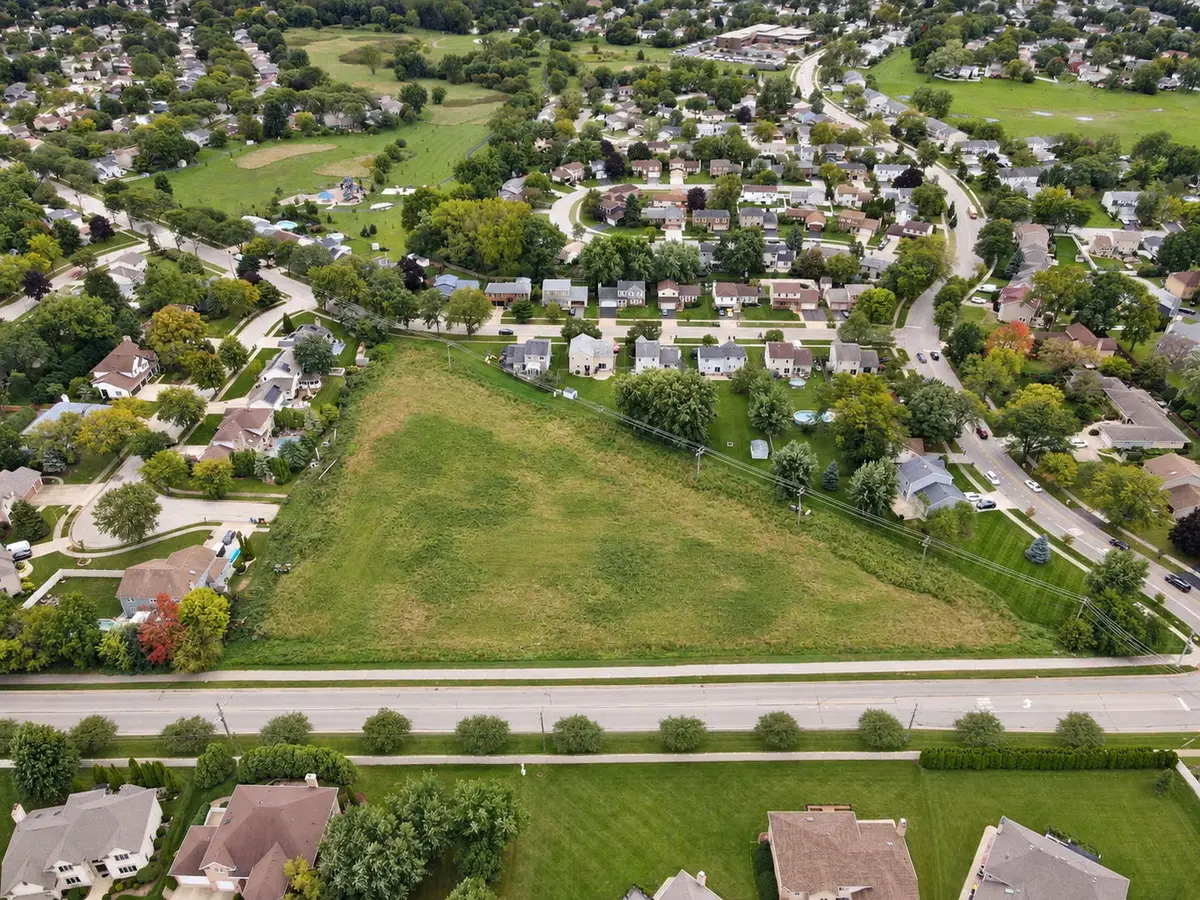 24W737 Central Avenue, Roselle, IL 60172 - #1
