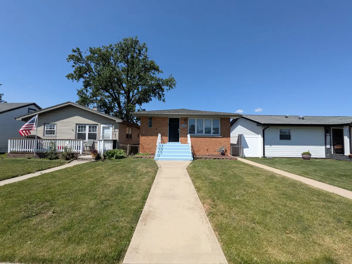 8636 Massasoit Avenue, Burbank, IL 60459 - #1
