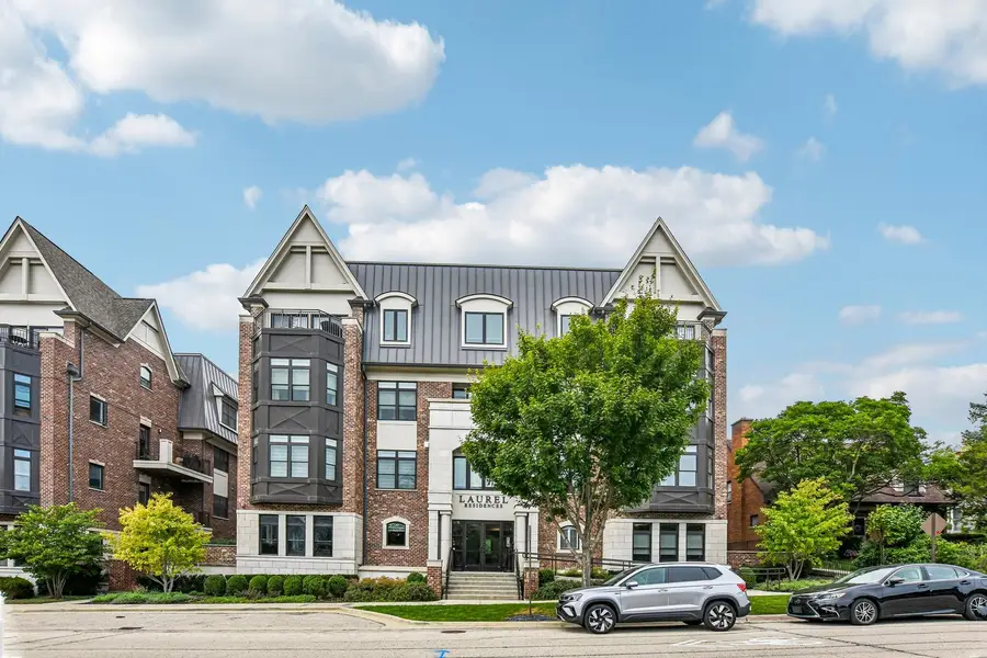 815 Laurel Avenue #106, Highland Park, IL 60035 - #2