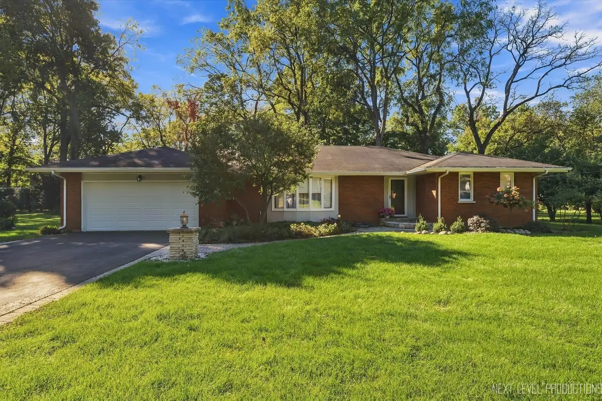 524 Waubonsee Trail, Batavia, IL 60510 - #1