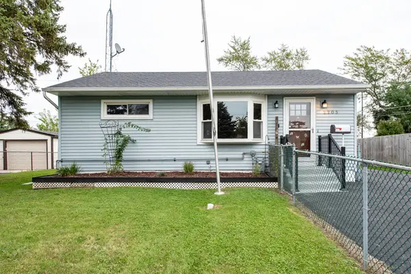 2205 Mohican Road, Waukegan, IL 60087