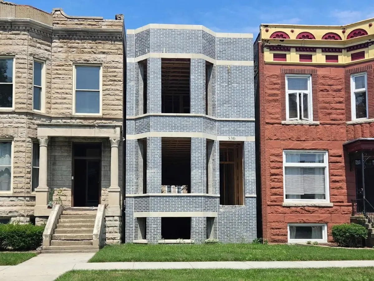 530 E 44th Place, Chicago, IL 60653 - #1