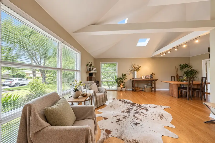 426 Amherst Avenue, Des Plaines, IL 60016 - #3