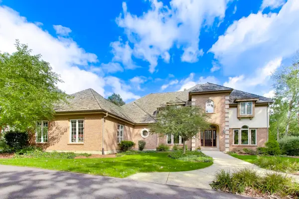 12 Riderwood Road, North Barrington, IL 60010