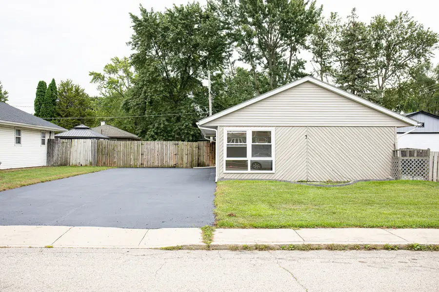 3 Walnut Street, Carpentersville, IL 60110 - #3