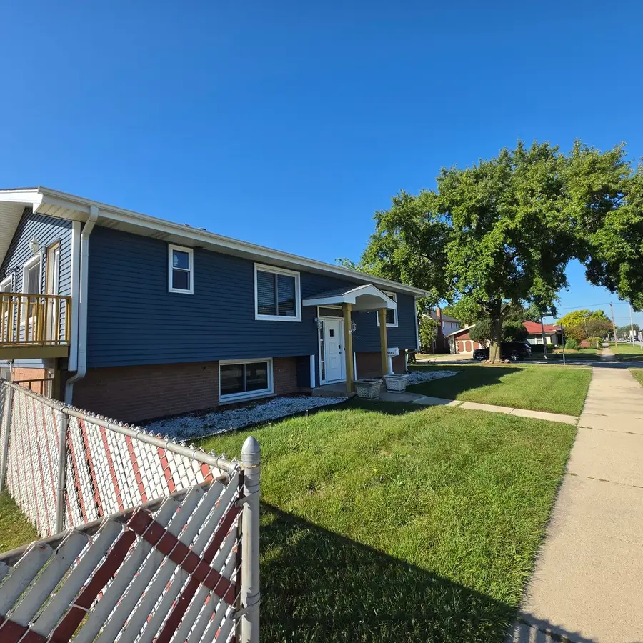 10301 Minnick Avenue, Oak Lawn, IL 60453 - #3