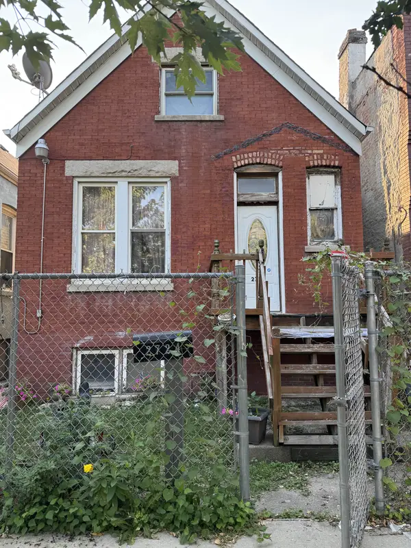 2724 S Troy Street, Chicago, IL 60623