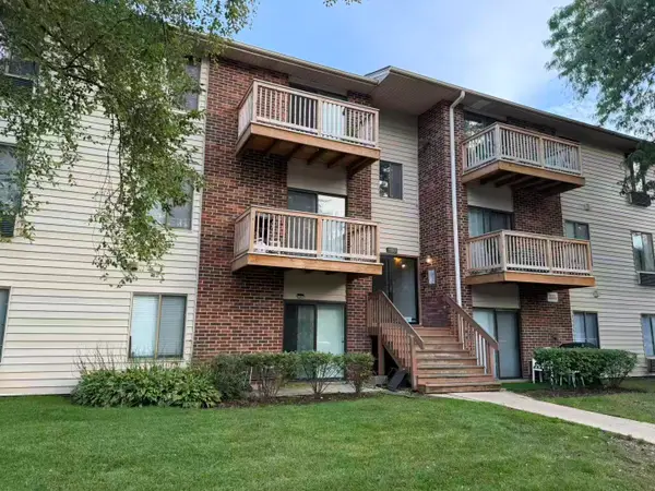 716 Prescott Drive #302, Roselle, IL 60172