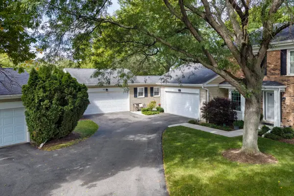 18 The Court Of Greenway Court, Northbrook, IL 60062