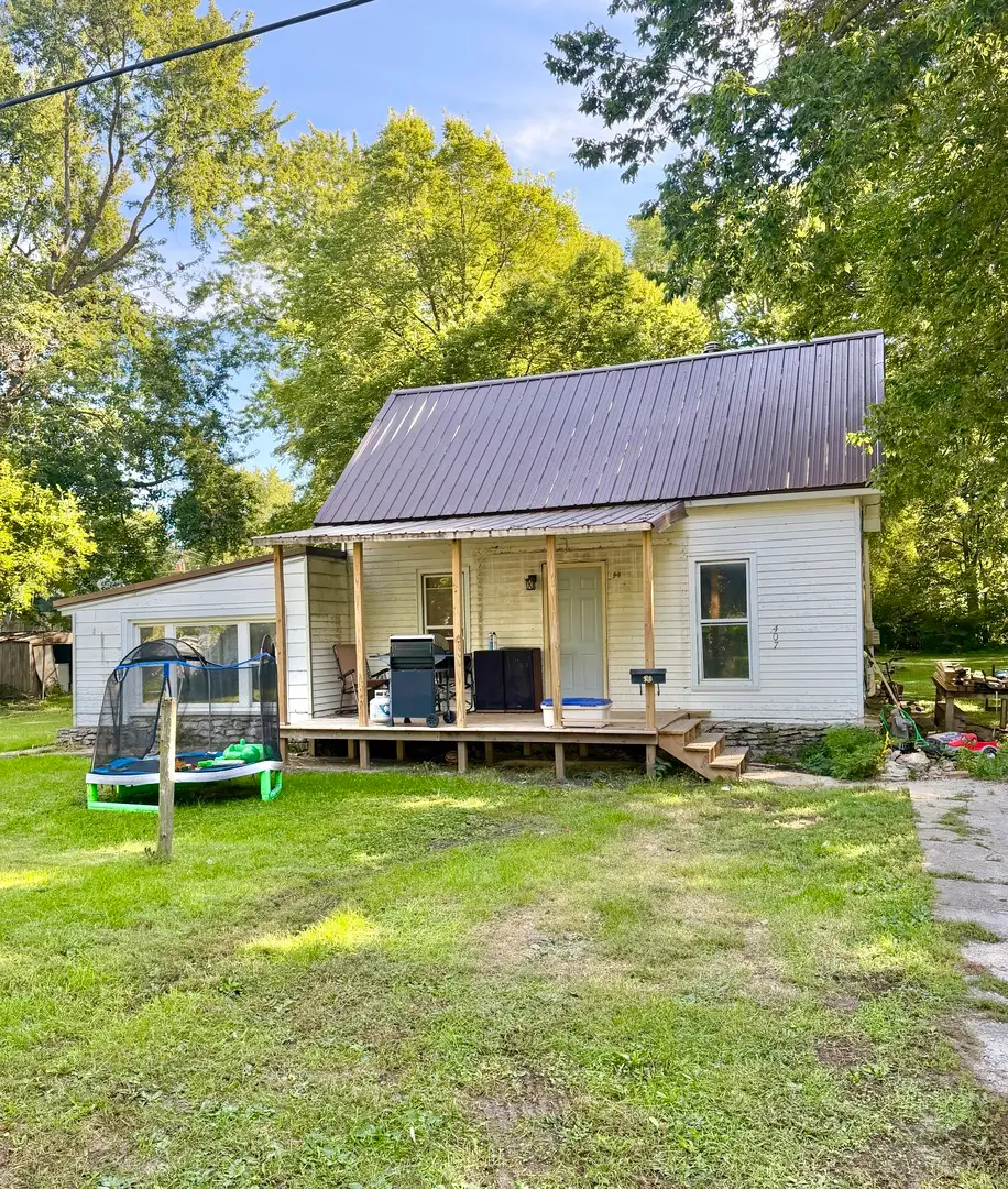 407 N Webster Street, Fairbury, IL 61739 - #1
