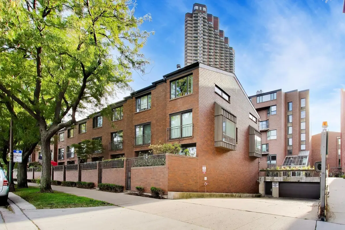 3700 N Lake Shore Drive #104, Chicago, IL 60613 - #1