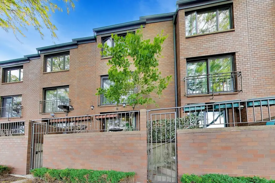 3700 N Lake Shore Drive #104, Chicago, IL 60613 - #2