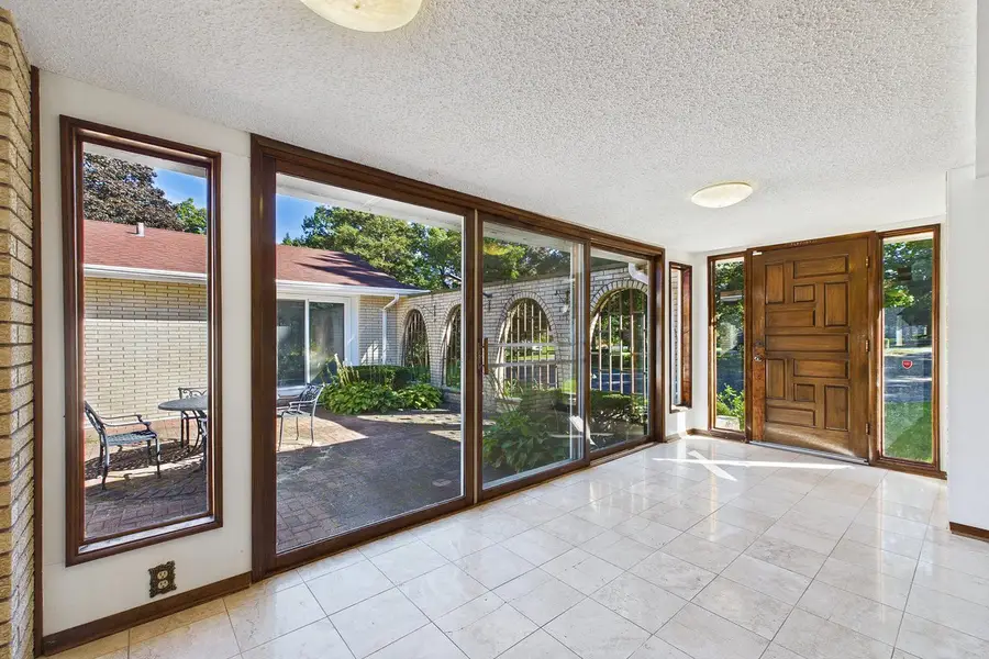 201 Oak Lane, Winthrop Harbor, IL 60096 - #2