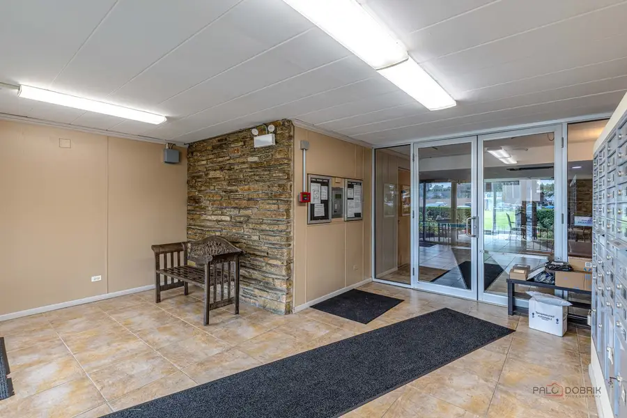 100 Deborah Lane #B18, Wheeling, IL 60090 - #3