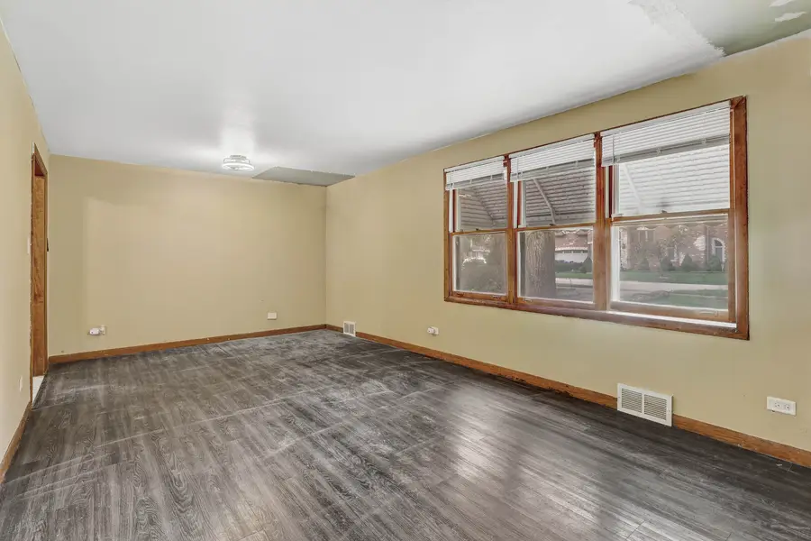 8115 Sayre Avenue, Burbank, IL 60459 - #2