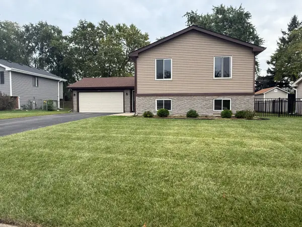 2341 Leeward Lane, Hanover Park, IL 60133