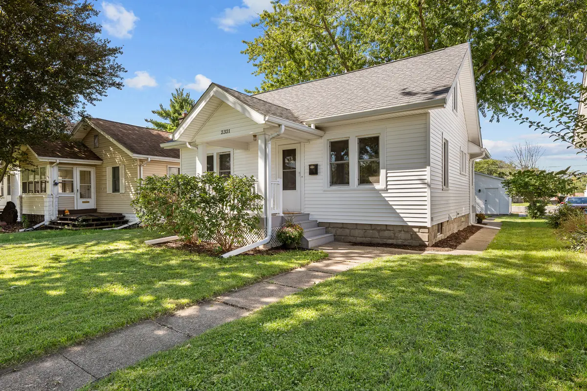 2321 30th Street, Moline, IL 61265 - #1