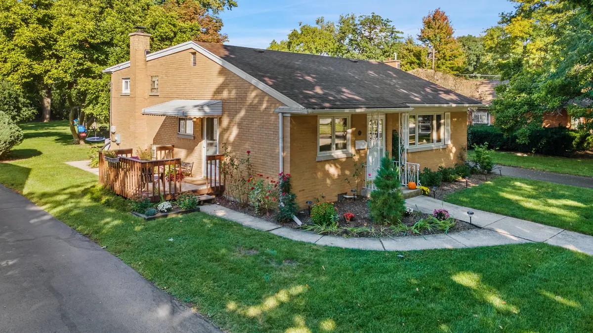 834 Beach Avenue, La Grange Park, IL 60526 - #1
