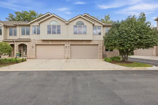 691 E Nerge Road, Roselle, IL 60172
