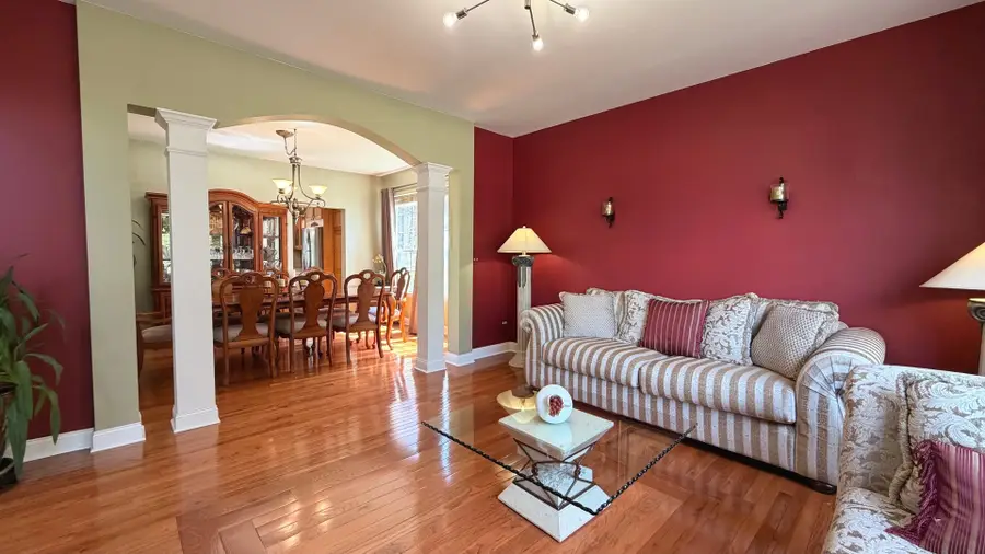 6 Glenview Court, Bolingbrook, IL 60490 - #3