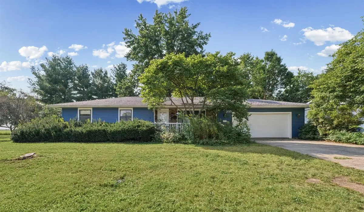 205 E Evergreen Drive, Saint Joseph, IL 61873 - #1