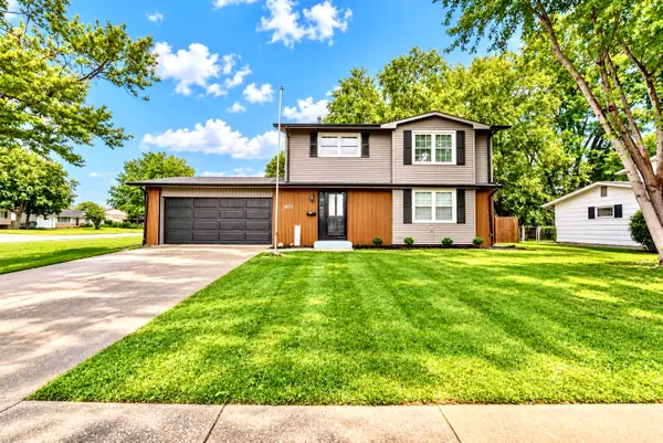 2822 S Hampton Drive, Bettendorf, IA 52722
