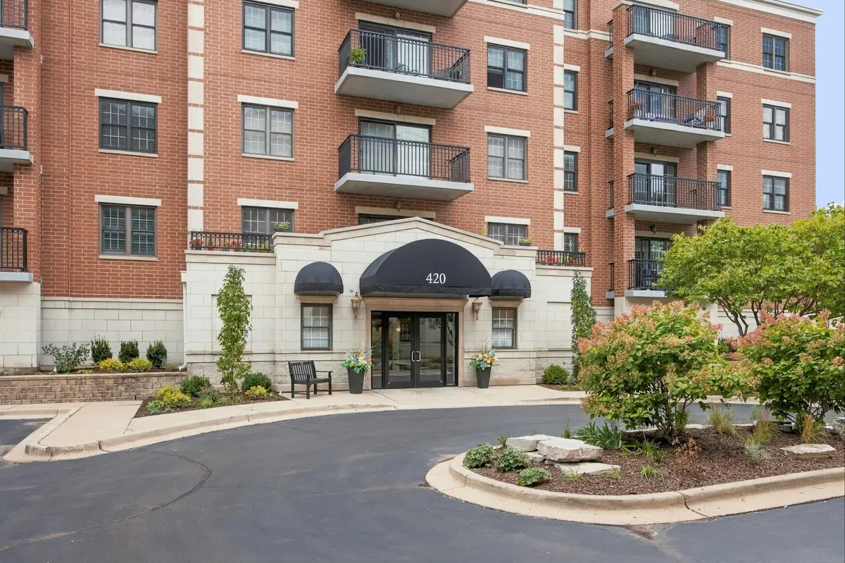 420 W Burlington Avenue #406, La Grange, IL 60525 - #1