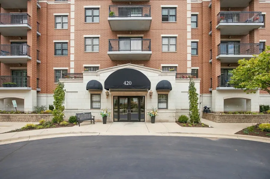 420 W Burlington Avenue #406, La Grange, IL 60525 - #2