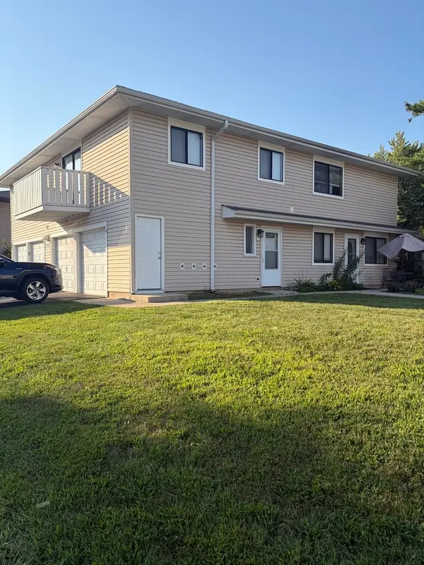 29W603 Winchester Circle N #4, Warrenville, IL 60555