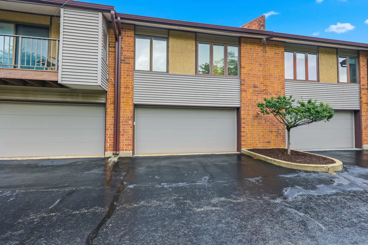 821 Oakton Street #104, Elk Grove Village, IL 60007 - #1